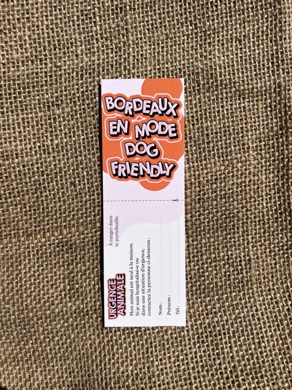 Le marque-page exclusif Bordeaux en mode dog friendly : découpe-le pour obtenir la carte d'urgence à glisser dans ton portefeuille